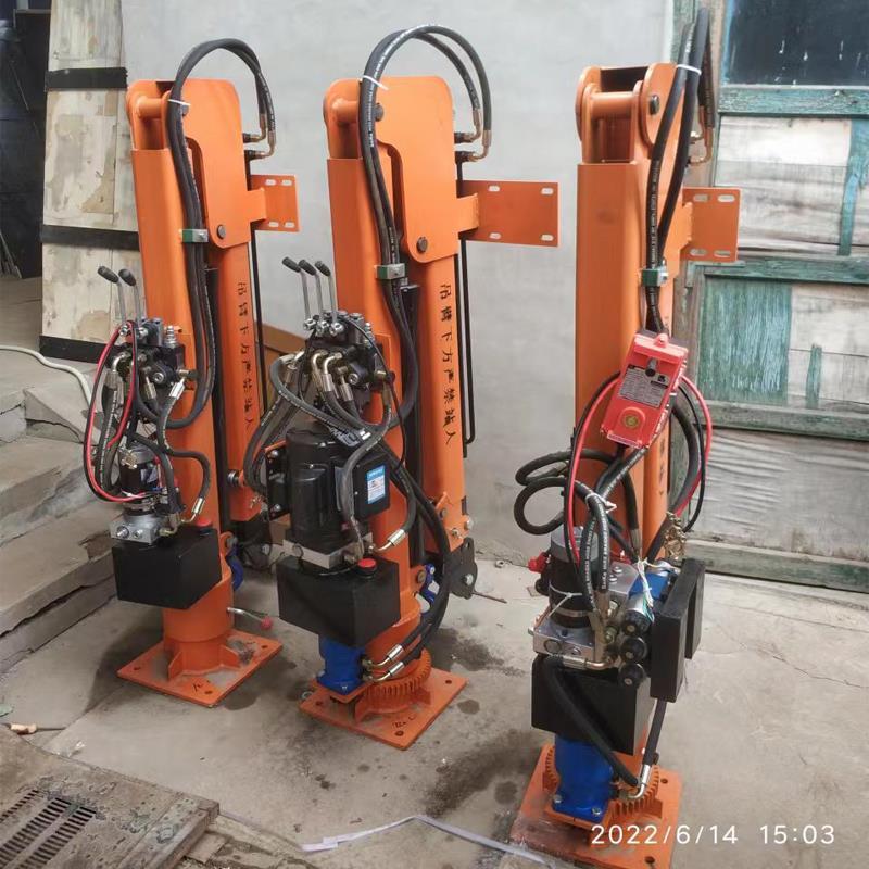 崇阳县重汽蓝牌随车吊 3.2吨 国六动力强 液压驱动 农用自卸起重机